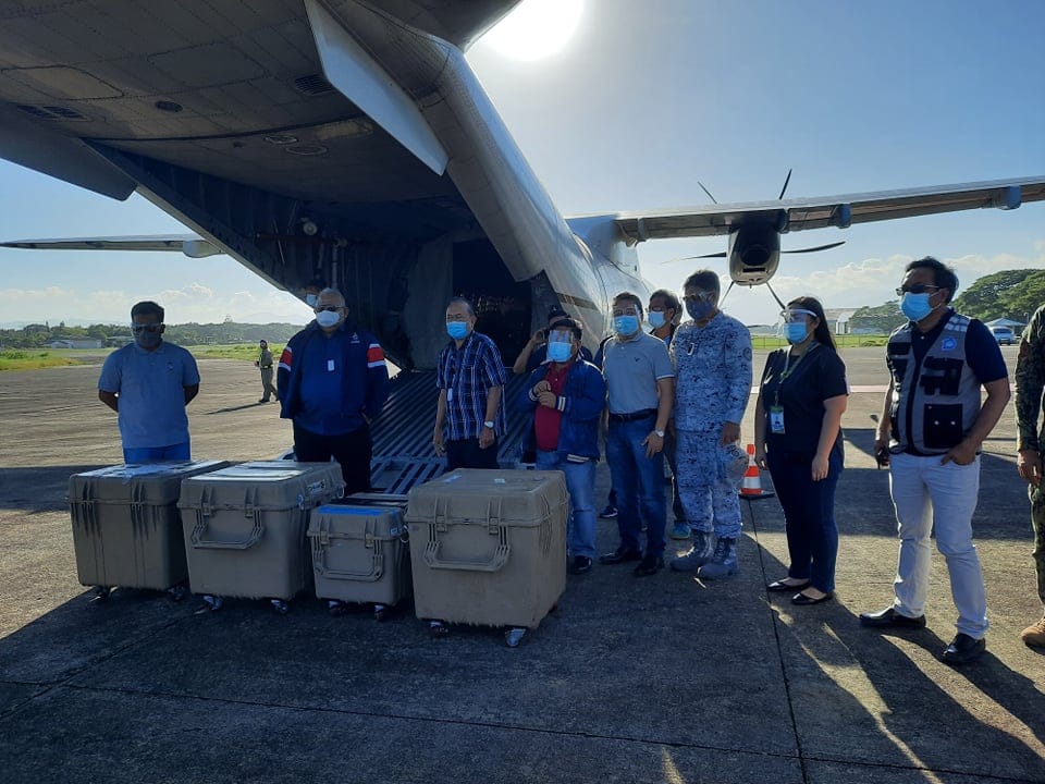 (From left to right) 3rd District of Palawan Congressman Gil Acosta Jr, Executive Secretary Salvador Medialdia, Palawan Governor Jose Ch Alvarez, Coun. Elgin Damasco, RMN Palawan Network Manager Alex Paglumotan, Western Command Armed Forces of the Philippines Commander, Palawan PHO Head Dr. Fey Labrador, Palawan IATF Chair Jeremias Alili, and Health Officials of Palawan and Mimaropa DOH, and WESCOM Air Force Officials.