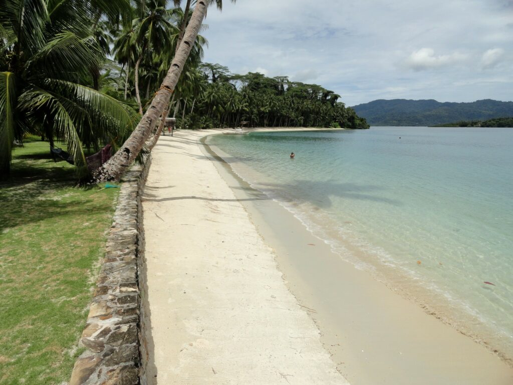 White Beach, Port Barton, Philippines. | Photo by Fabio Achilli licensed under CC BY 2.0.